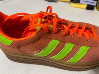 Adidas Gazelle Plataforma Naranja y Verde