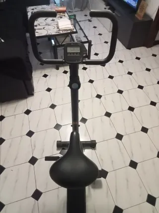 Bicicleta estática poco uso
