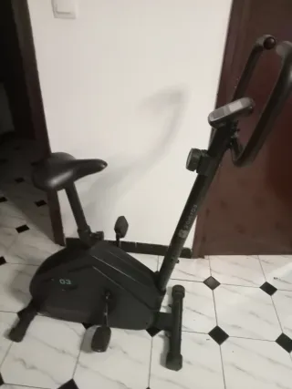 Bicicleta estática poco uso