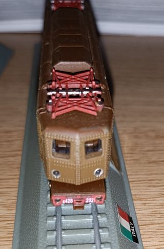 Lotto 2 Locomotrici italiane sc.N 1:160 statiche