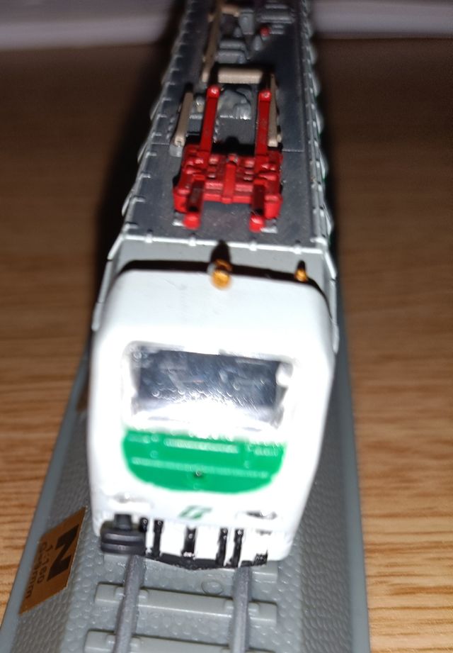 Lotto 2 Locomotrici italiane sc.N 1:160 statiche