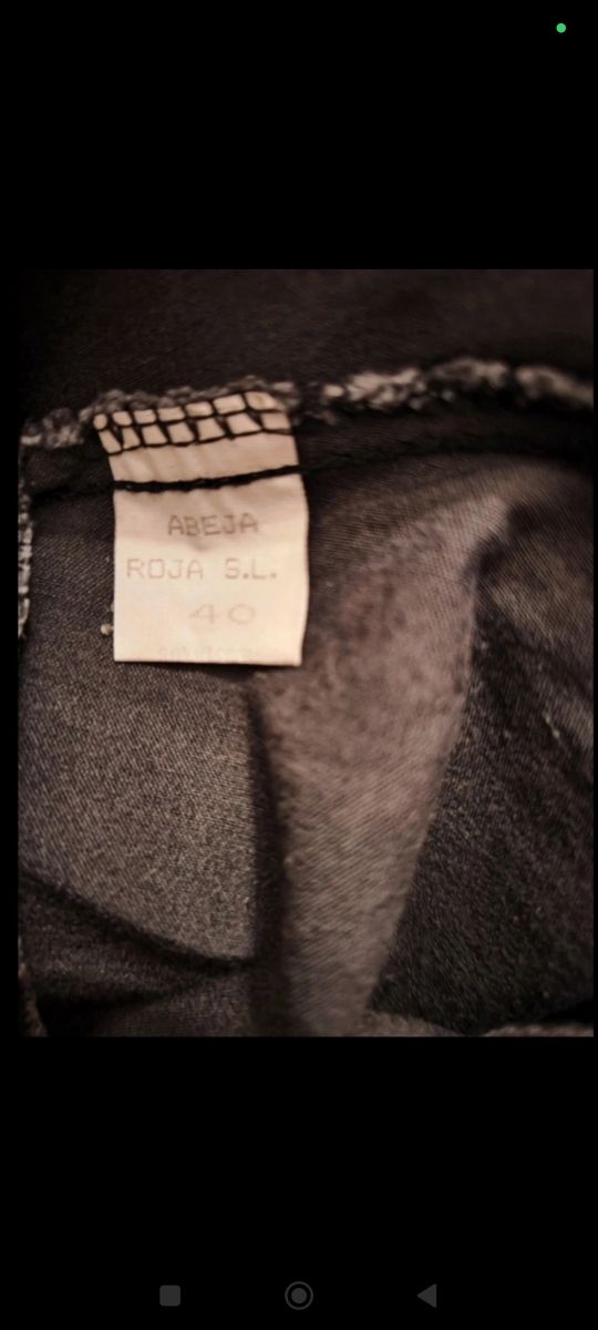 Pantalón azul marino, tejido denim