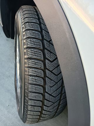 Audi Q3  45 TFSIe busines 2022 automatico