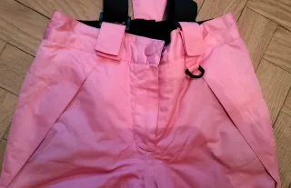 Pantalón mono peto de esquí rosa con tirantes