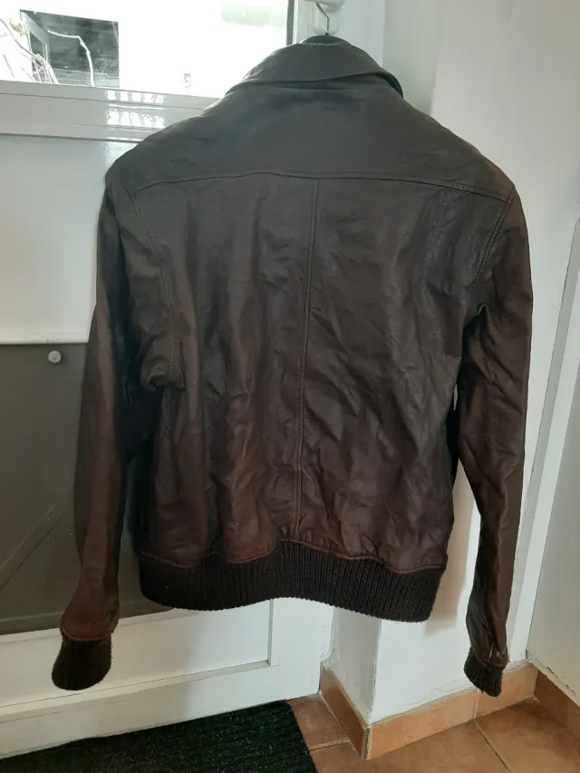 Chaqueta de cuero marrón