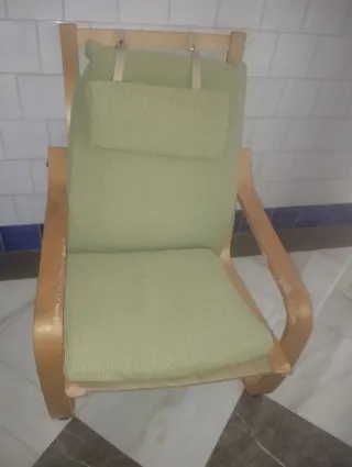 Sillón Ikea verde tela y madera