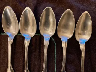 Undici cucchiai Christofle