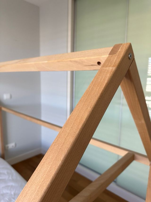 Cama infantil de madera
