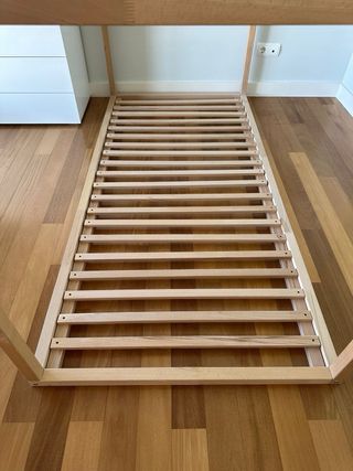 Cama infantil de madera