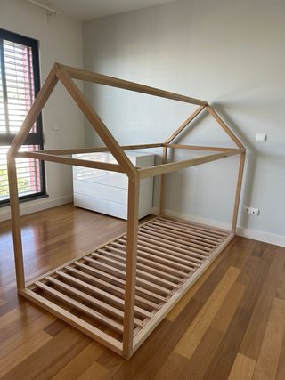 Cama infantil de madera