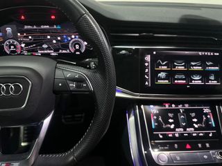 Audi Q8 Black Line 45 TDI quattro tiptronic 231 5p