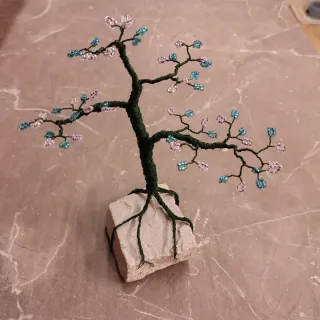 Albero decorativo con perline