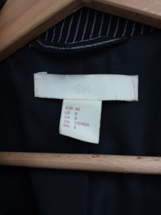 Americana de mujer a rayas blancas y negras T40