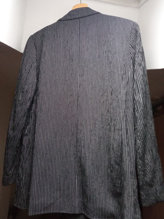 Americana de mujer a rayas blancas y negras T40