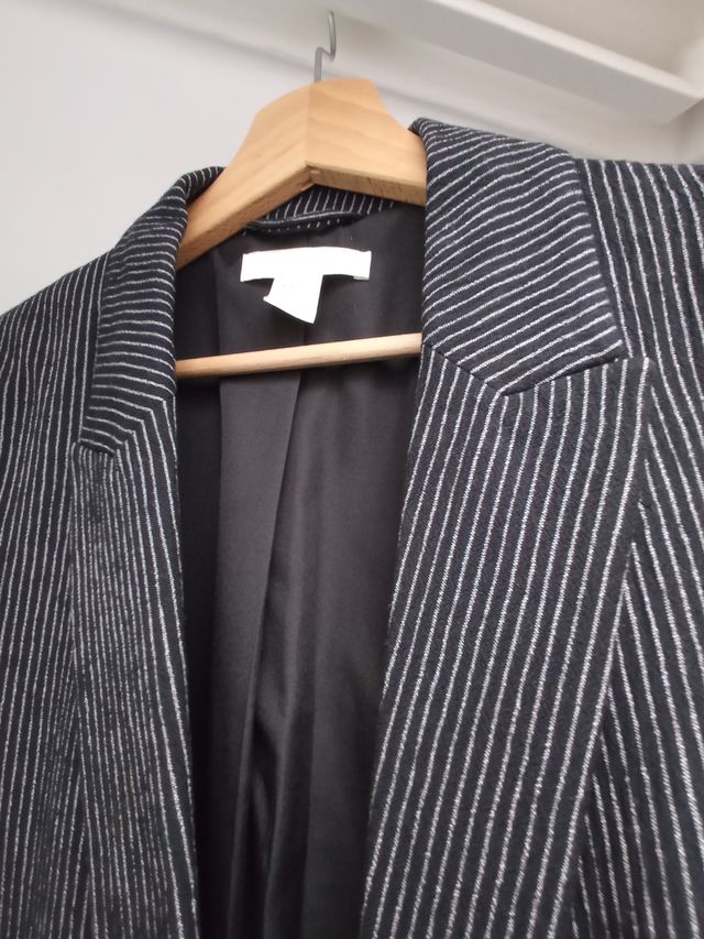 Americana de mujer a rayas blancas y negras T40