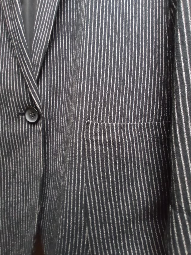 Americana de mujer a rayas blancas y negras T40