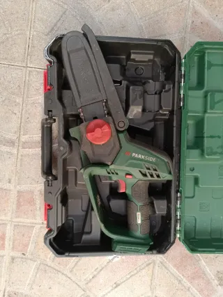 Motosserra Parkside 20v com mala