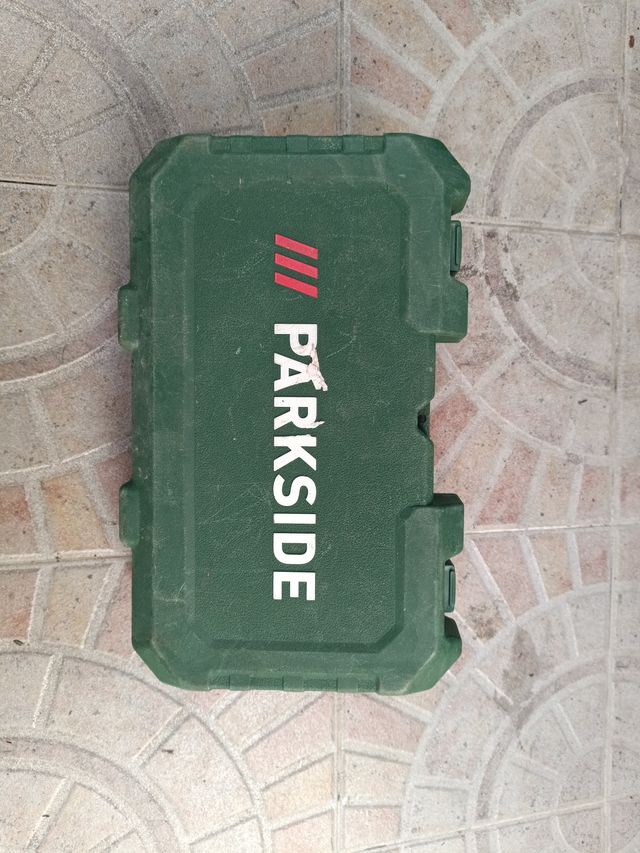 Motosserra Parkside 20v com mala