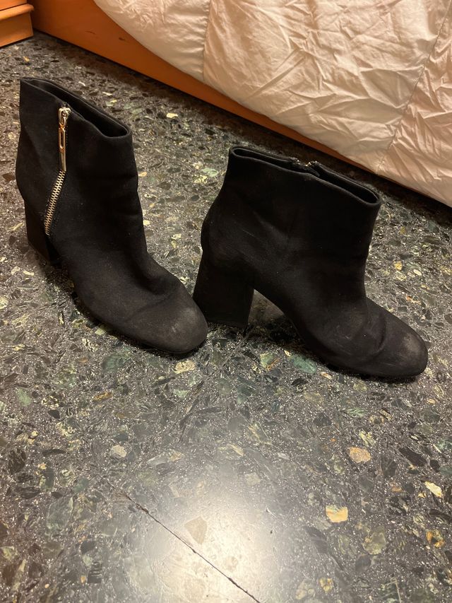 Botines ante tacón ancho negros