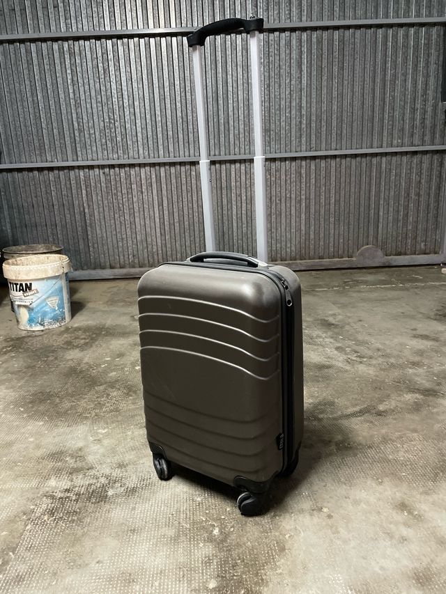 Maleta gris 4 ruedas