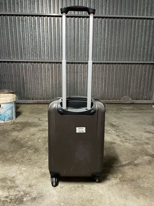 Maleta gris 4 ruedas