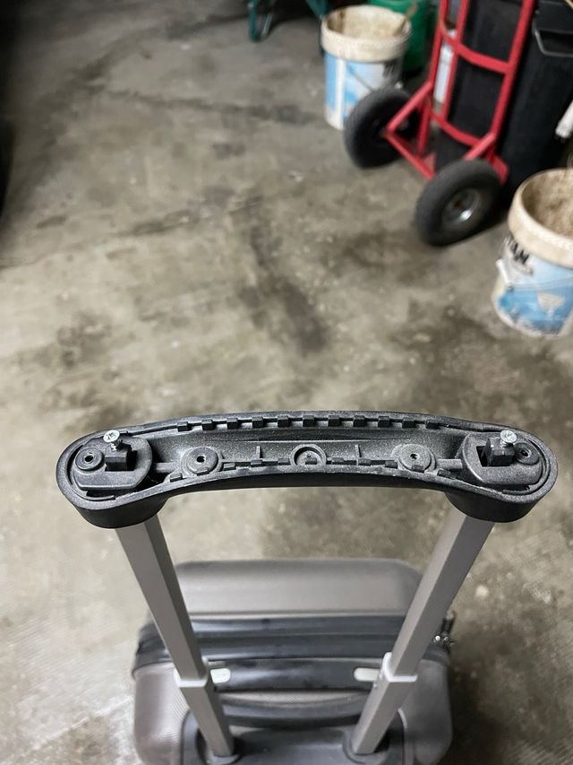 Maleta gris 4 ruedas