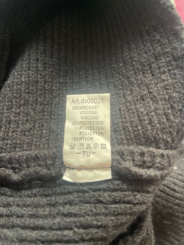 Maglioncino nero con nodo