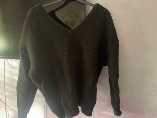 Maglioncino nero con nodo