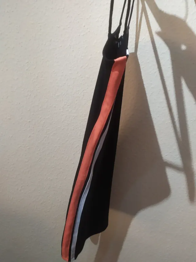 Vestido negro mujer de HyM sin utilizar.