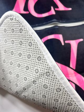 Alfombra Victoria's Secret Rosa y Negra