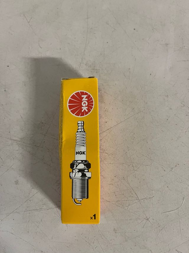 Bujía NGK