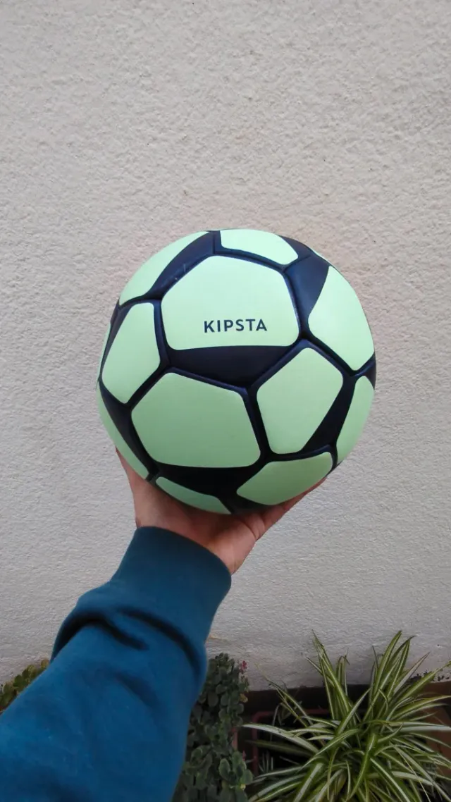 Pelota de fútbol nunca usada!