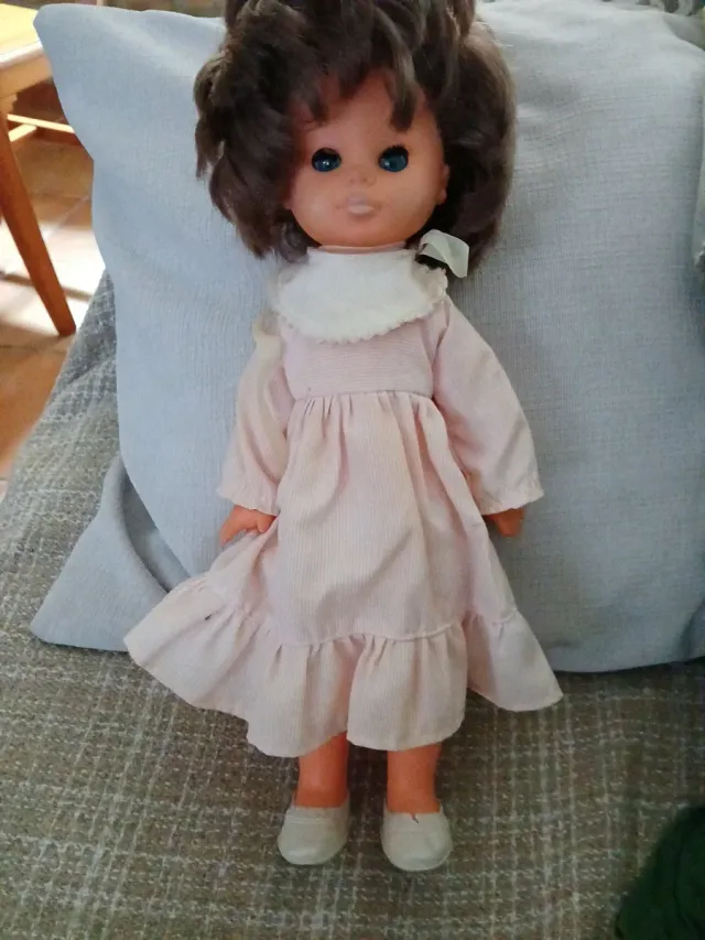 Muñeca vintage rosa