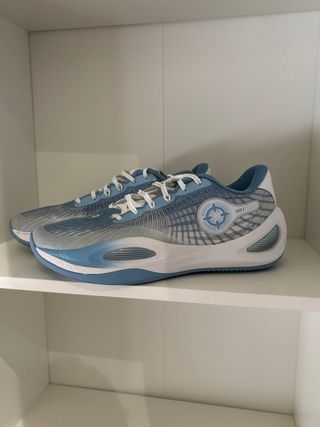 Zapatillas Baloncesto AR 1 Azul y Blanco