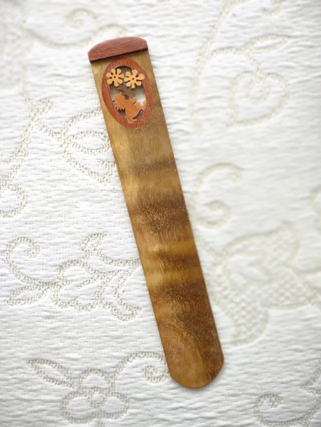 Separador de libros de madera hecho a mano