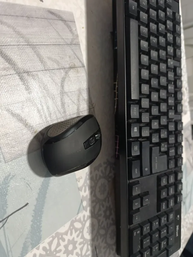 Teclado Gaming Trust RGB Negro. Regalo Ratón