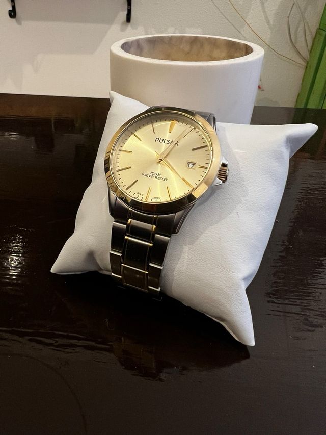 Reloj Pulsar Dorado y Plateado Nuevo