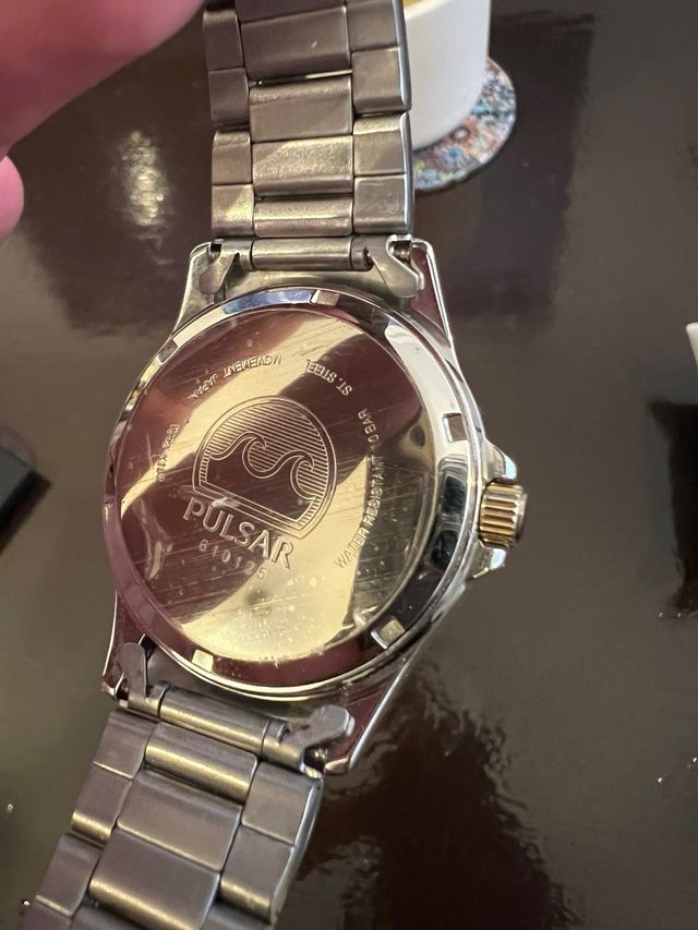 Reloj Pulsar Dorado y Plateado Nuevo