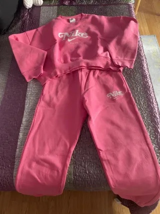 Conjunto Nike rosa algodón. Talla S 128-137.