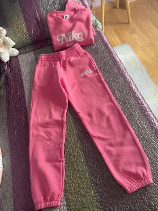 Conjunto Nike rosa algodón. Talla S 128-137.