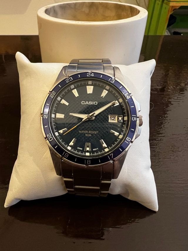 Reloj Casio Quartz Azul y Plateado