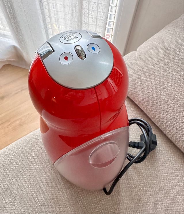 Cafetera Nescafé Dolce Gusto Roja