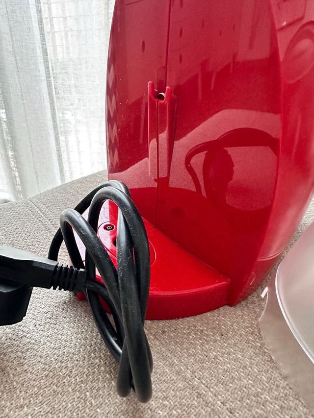 Cafetera Nescafé Dolce Gusto Roja