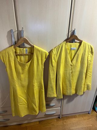 Traje de chaqueta amarillo mujer de modista