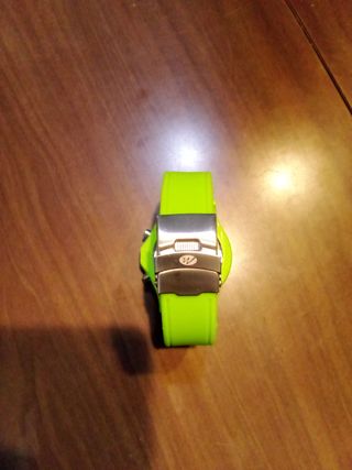 Reloj LED Digital Verde y Plateado