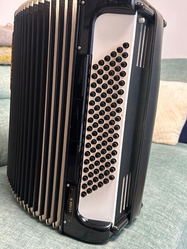 Acordeón Hohner Verdi II