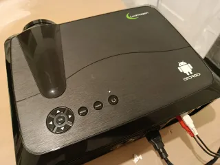 Proyector + pantalla motor 100" + Columna sonido