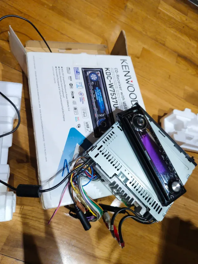 Autorradio Kenwood KDC-W7537U con frontal extraíbl