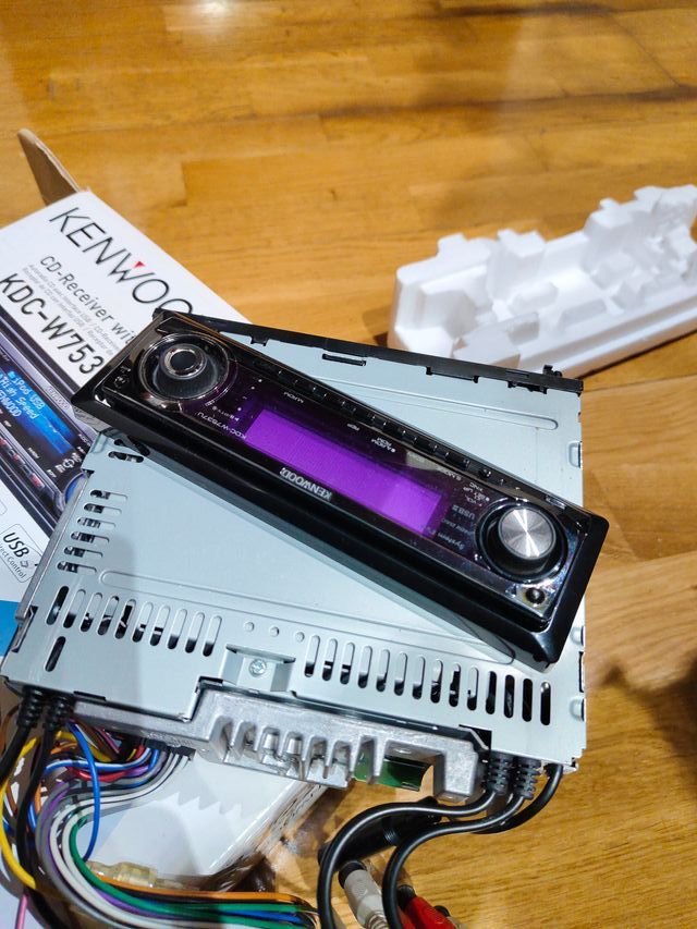 Autorradio Kenwood KDC-W7537U con frontal extraíbl