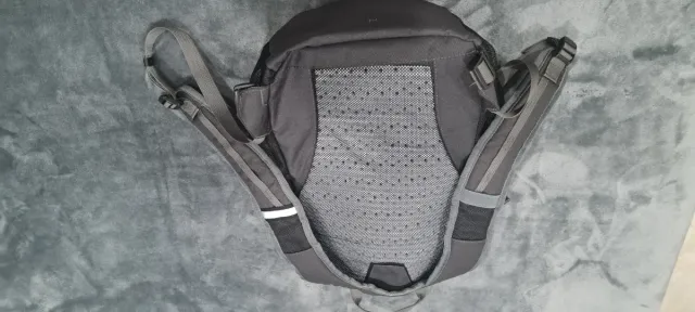 Mochila SKYSPEAR senderismo gris y amarilla 20L